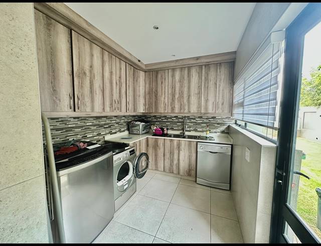 4 BEDROOM HOUSE FOR SALE IN EYE OF AFRICA ESTATE